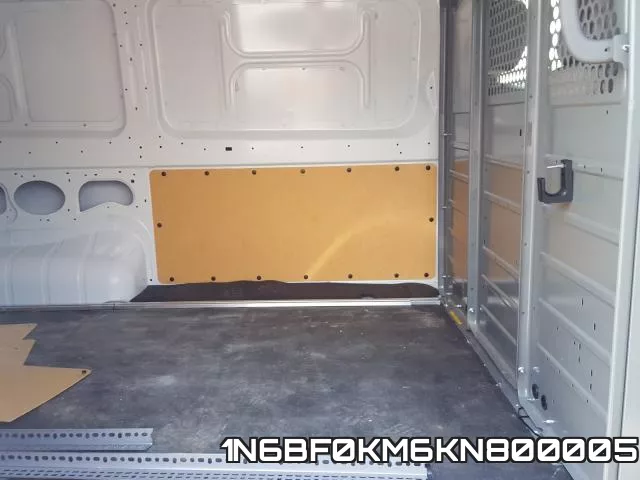 1N6BF0KM6KN800005 фото 7