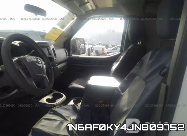 1N6AF0KY4JN809752 фото 6