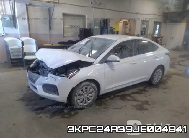 3KPC24A39JE004841 фото 3