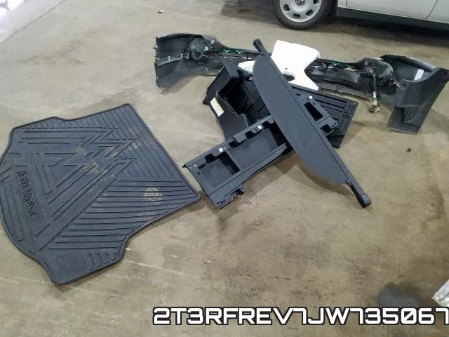 2T3RFREV7JW735067 фото 10