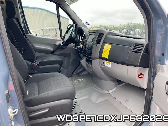 WD3PE7CDXJP632028 фото 6