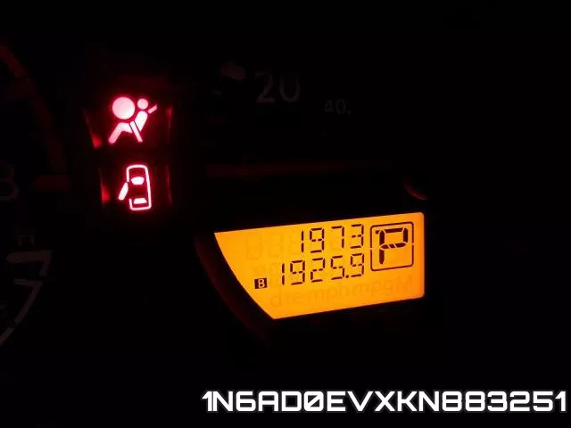 1N6AD0EVXKN883251 фото 9