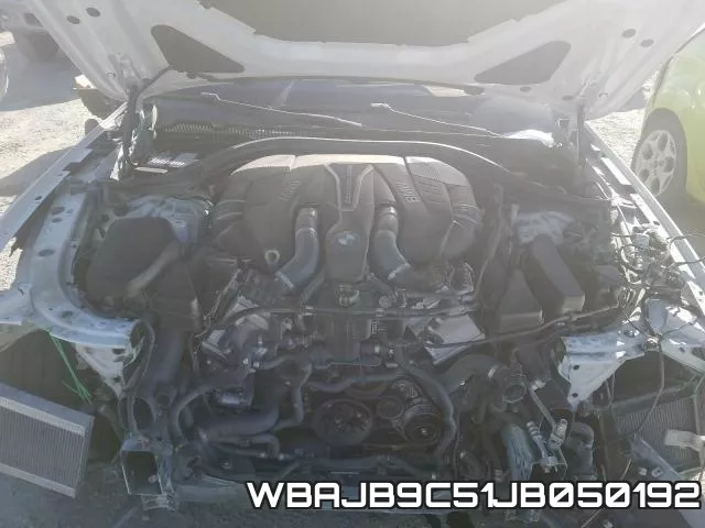 WBAJB9C51JB050192 фото 8