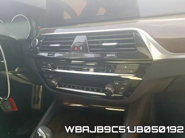 WBAJB9C51JB050192 фото 10