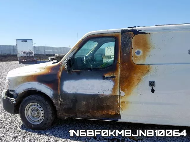 1N6BF0KM8JN810064 фото 10