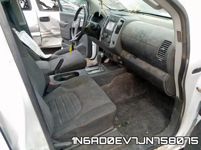 1N6AD0EV7JN758075 фото 6