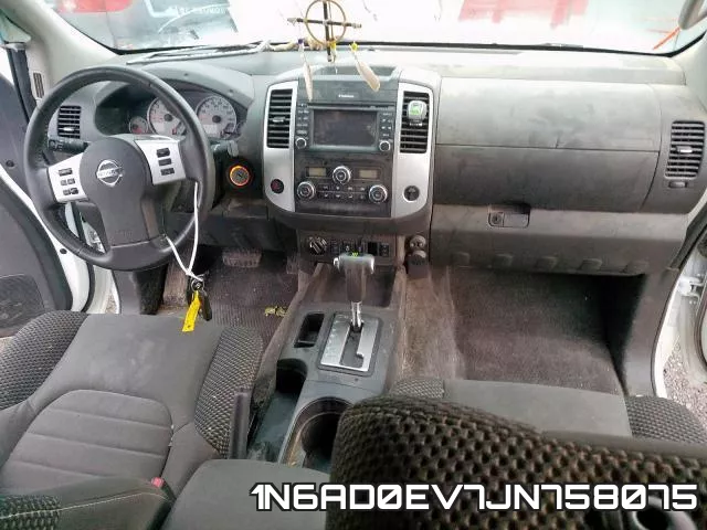 1N6AD0EV7JN758075 фото 10