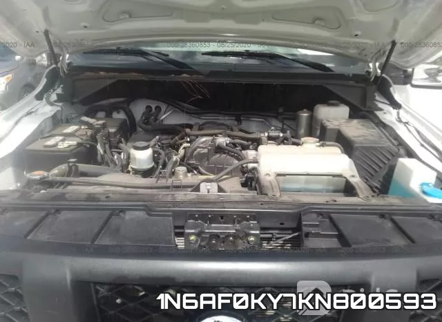 1N6AF0KY7KN800593 фото 2