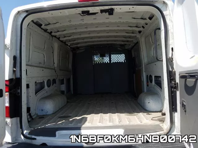 1N6BF0KM6HN800742 фото 7