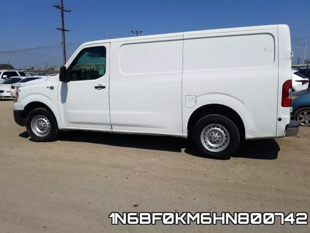 1N6BF0KM6HN800742 фото 10