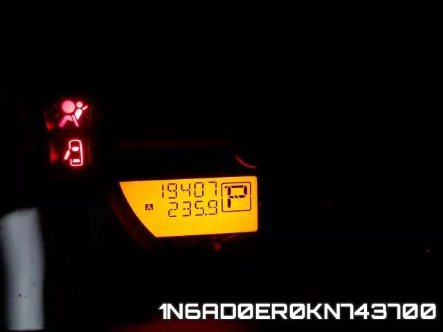 1N6AD0ER0KN743700 фото 9