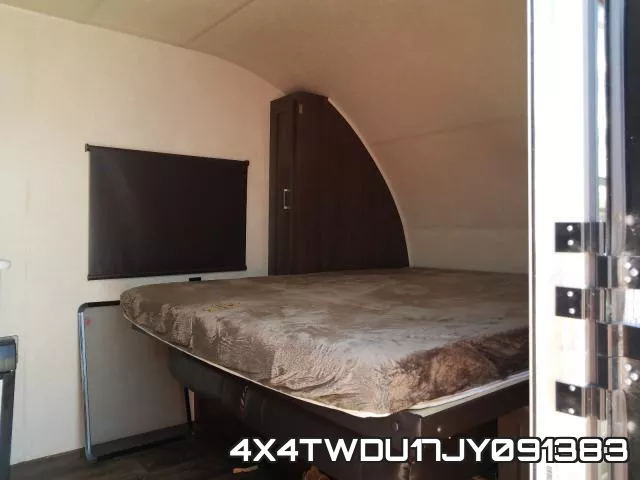 4X4TWDU17JY091383 фото 6