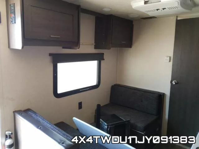 4X4TWDU17JY091383 фото 8