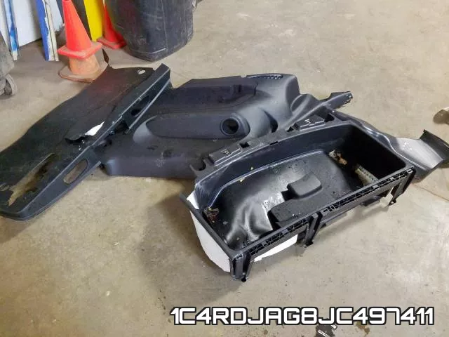 1C4RDJAG8JC497411 фото 10