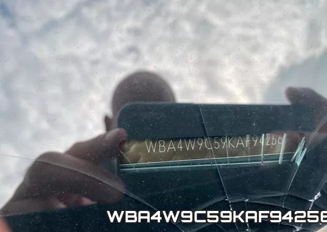 WBA4W9C59KAF94256 фото 2