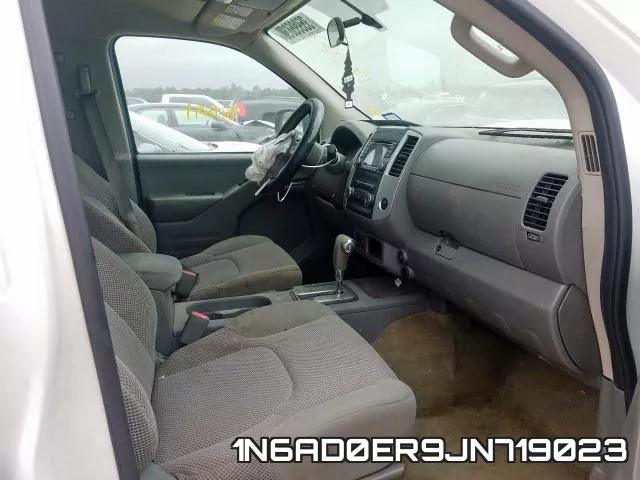 1N6AD0ER9JN719023 фото 6