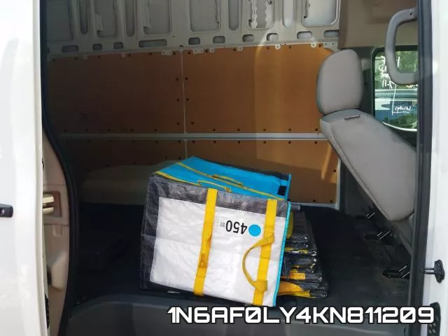 1N6AF0LY4KN811209 фото 7