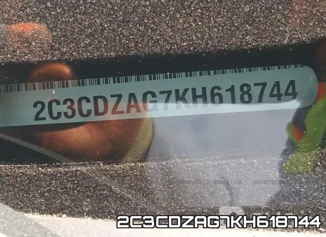 2C3CDZAG7KH618744 фото 9
