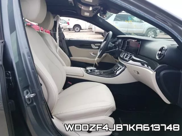 WDDZF4JB7KA613748 фото 6