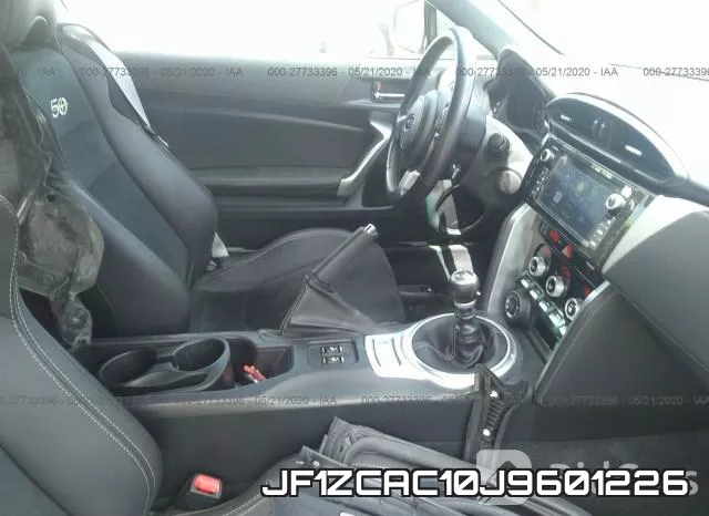JF1ZCAC10J9601226 фото 6