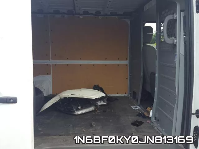 1N6BF0KY0JN813169 фото 7