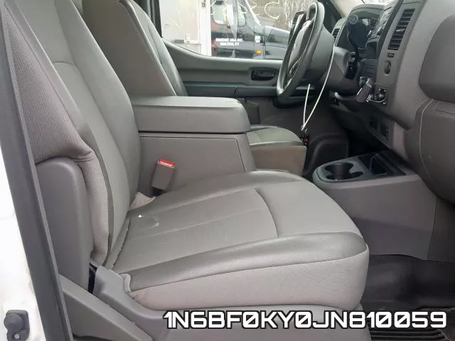 1N6BF0KY0JN810059 фото 6