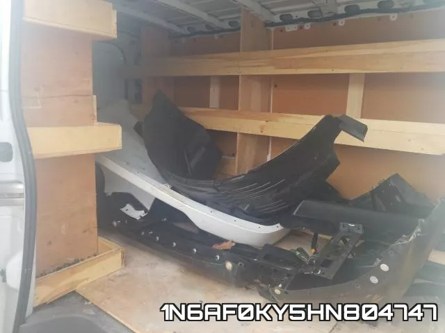 1N6AF0KY5HN804747 фото 7