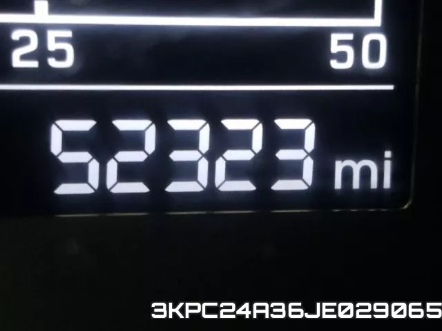 3KPC24A36JE029065 фото 9