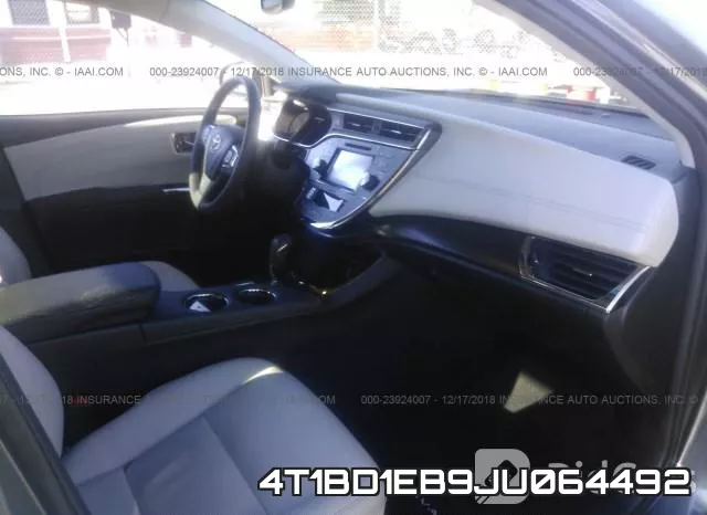 4T1BD1EB9JU064492 фото 6