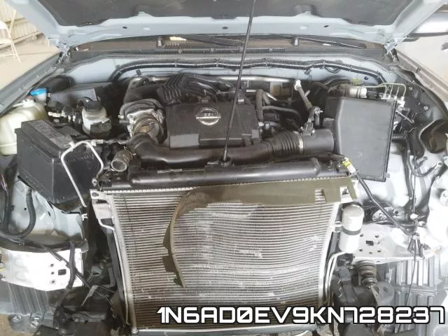 1N6AD0EV9KN728237 фото 8