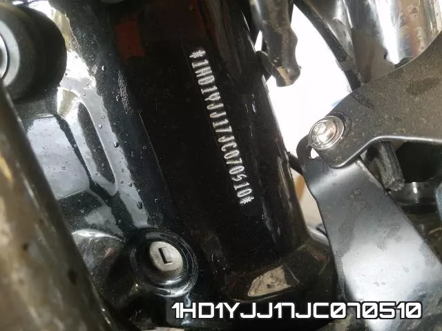 1HD1YJJ17JC070510 фото 2
