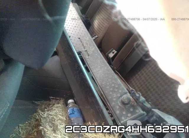 2C3CDZAG4HH632951 фото 9
