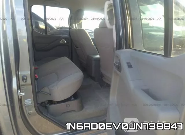 1N6AD0EV0JN738847 фото 8