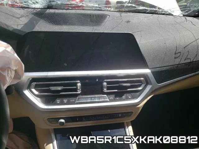 WBA5R1C5XKAK08812 фото 10