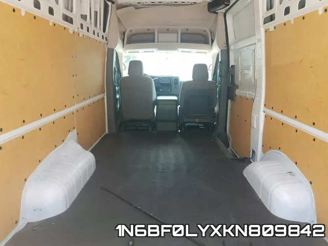 1N6BF0LYXKN809842 фото 10