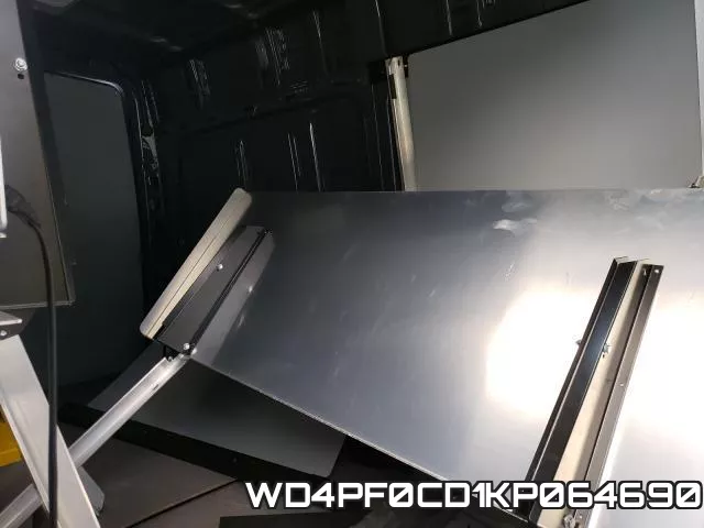 WD4PF0CD1KP064690 фото 7