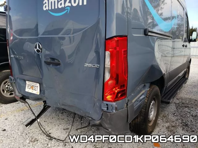 WD4PF0CD1KP064690 фото 10