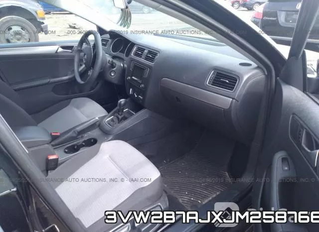 3VW2B7AJXJM258766 фото 6