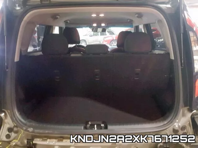 KNDJN2A2XK7671252 фото 10