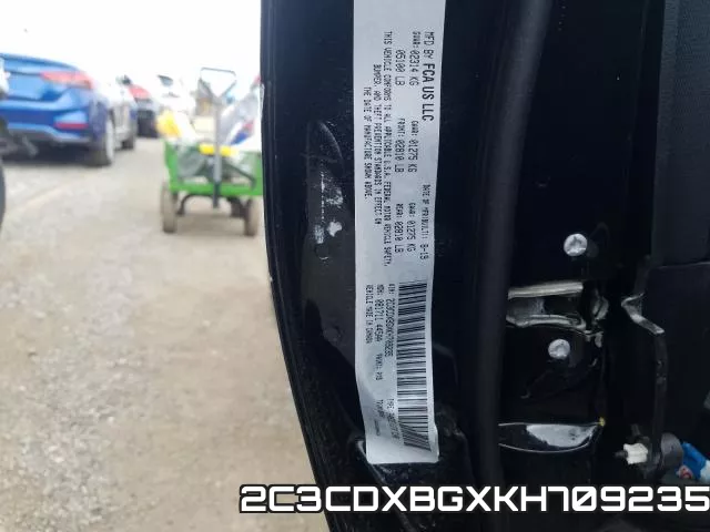 2C3CDXBGXKH709235 фото 2