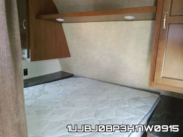 1UJBJ0BP3H17W0915 фото 9