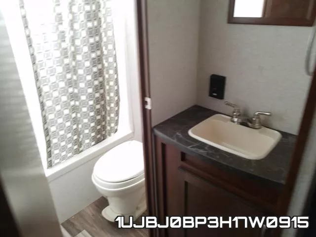 1UJBJ0BP3H17W0915 фото 10