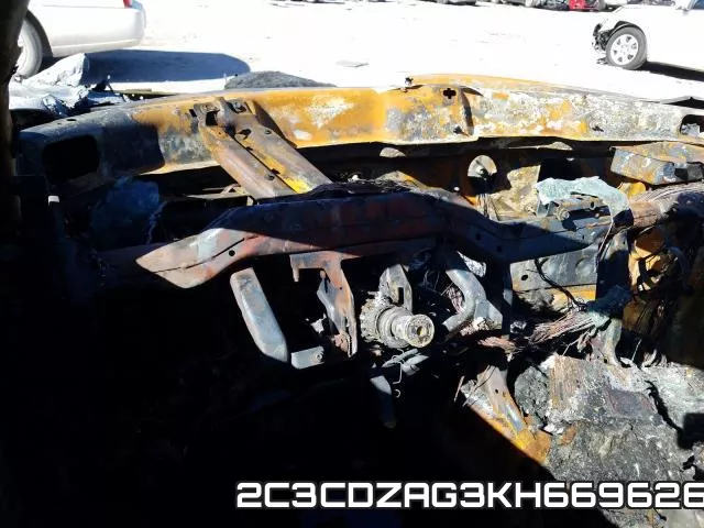 2C3CDZAG3KH669626 фото 9
