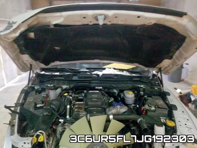 3C6UR5FL7JG192303 фото 8