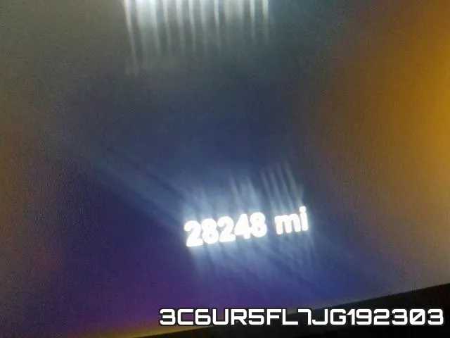 3C6UR5FL7JG192303 фото 9