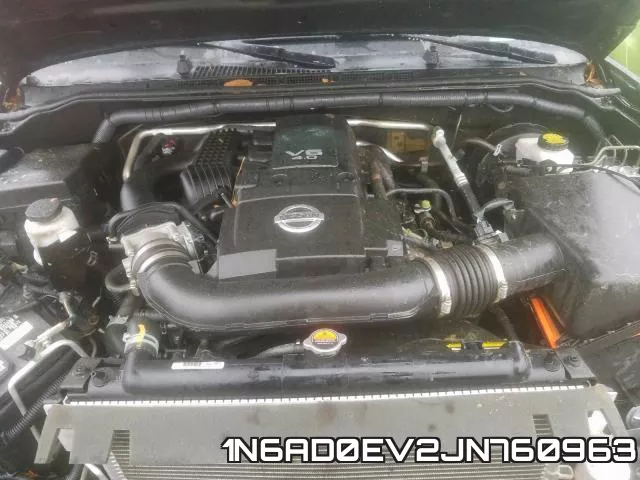 1N6AD0EV2JN760963 фото 8