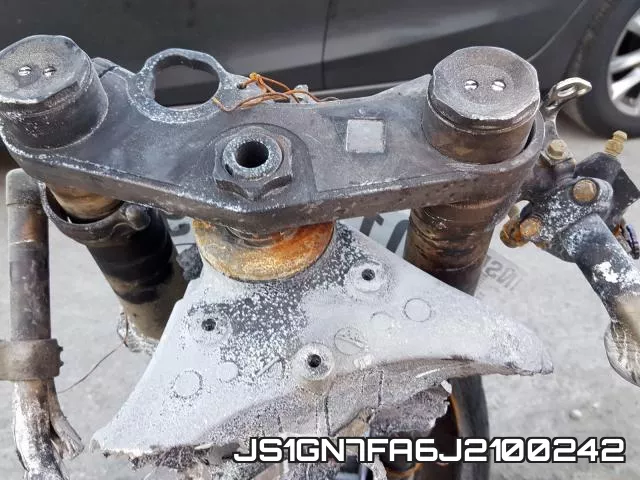 JS1GN7FA6J2100242 фото 9