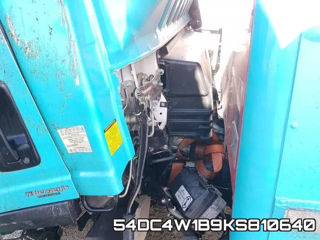 54DC4W1B9KS810640 фото 8