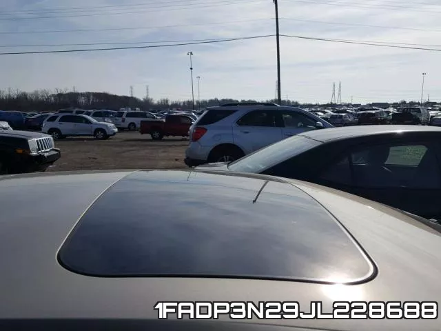 1FADP3N29JL228688 фото 10