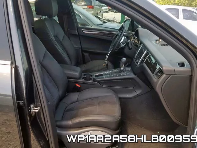 WP1AA2A58HLB00959 фото 6